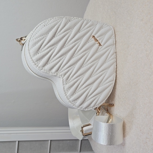 Aldo heart-shaped crossbody - Picture 1 of 7